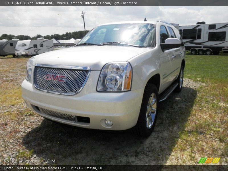 White Diamond Tintcoat / Cocoa/Light Cashmere 2011 GMC Yukon Denali AWD