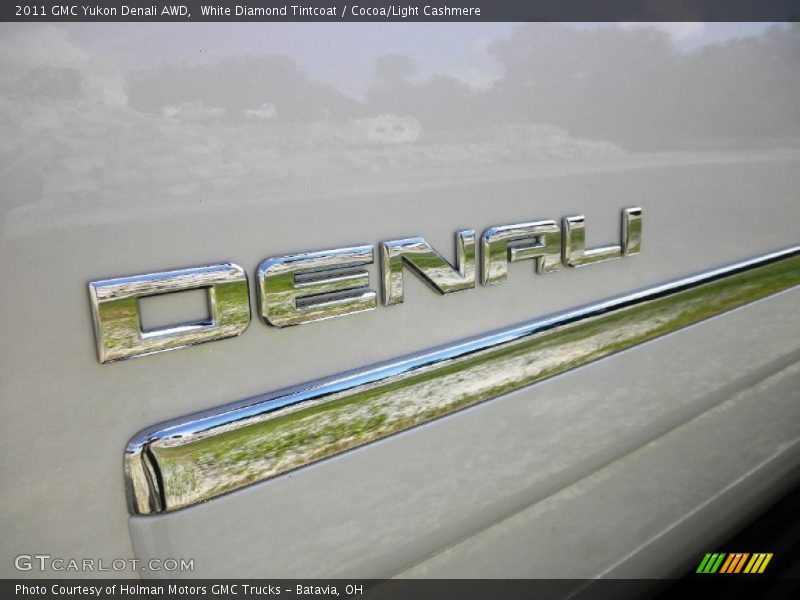 White Diamond Tintcoat / Cocoa/Light Cashmere 2011 GMC Yukon Denali AWD