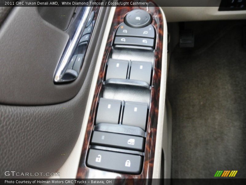 White Diamond Tintcoat / Cocoa/Light Cashmere 2011 GMC Yukon Denali AWD