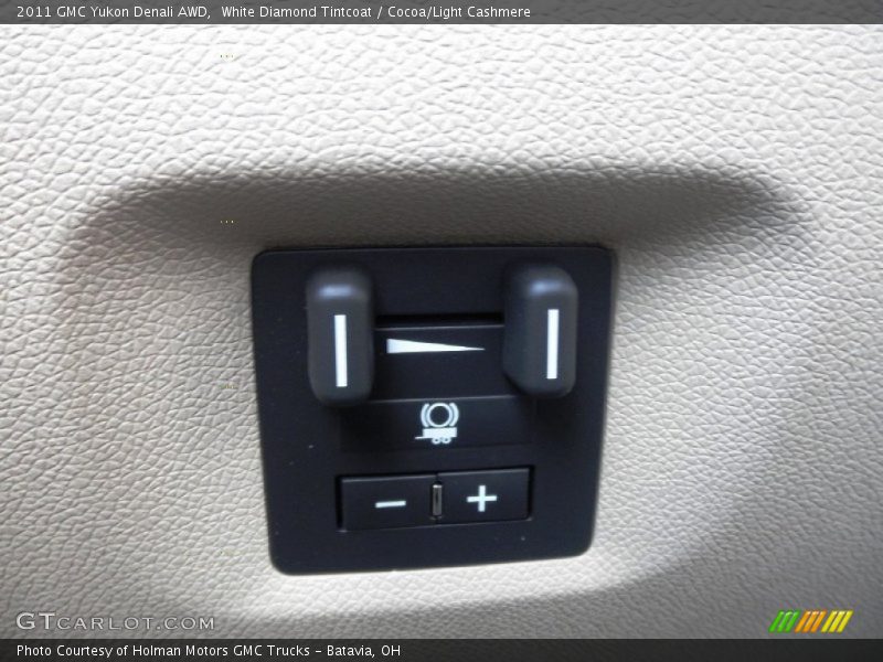 White Diamond Tintcoat / Cocoa/Light Cashmere 2011 GMC Yukon Denali AWD