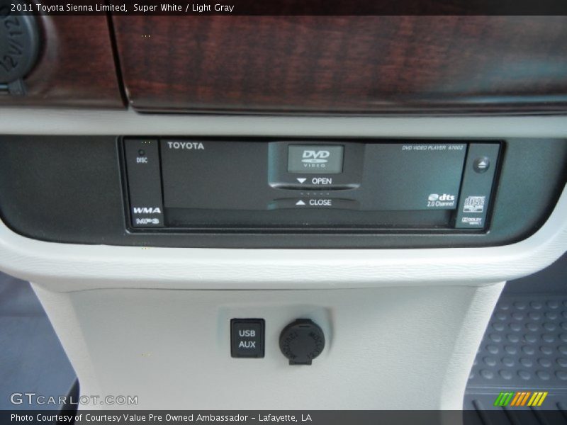 Super White / Light Gray 2011 Toyota Sienna Limited