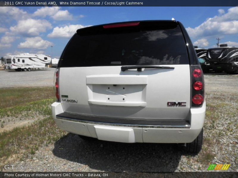 White Diamond Tintcoat / Cocoa/Light Cashmere 2011 GMC Yukon Denali AWD