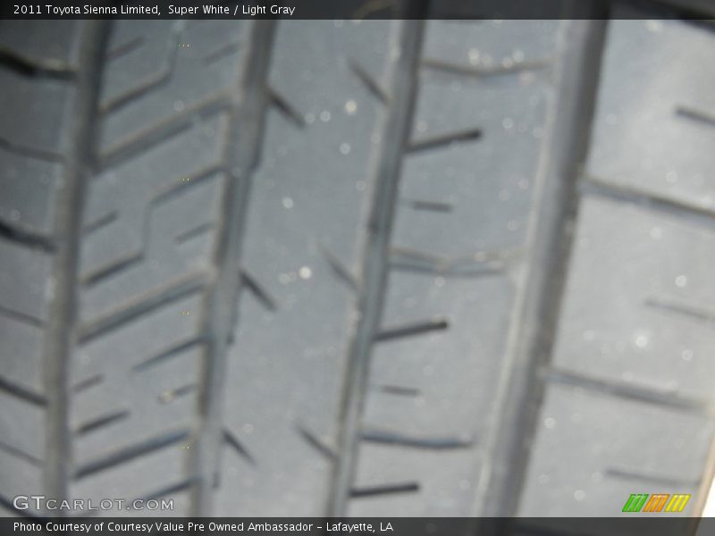 Super White / Light Gray 2011 Toyota Sienna Limited