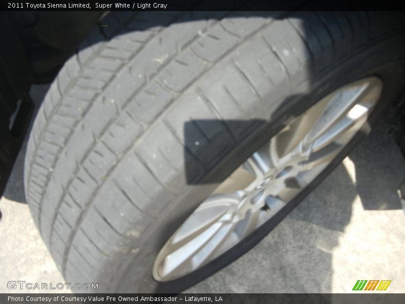 Super White / Light Gray 2011 Toyota Sienna Limited