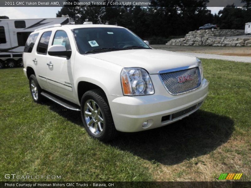 White Diamond Tintcoat / Cocoa/Light Cashmere 2011 GMC Yukon Denali AWD