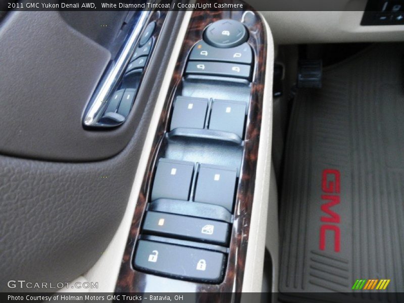 White Diamond Tintcoat / Cocoa/Light Cashmere 2011 GMC Yukon Denali AWD