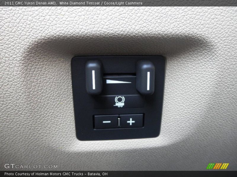 White Diamond Tintcoat / Cocoa/Light Cashmere 2011 GMC Yukon Denali AWD