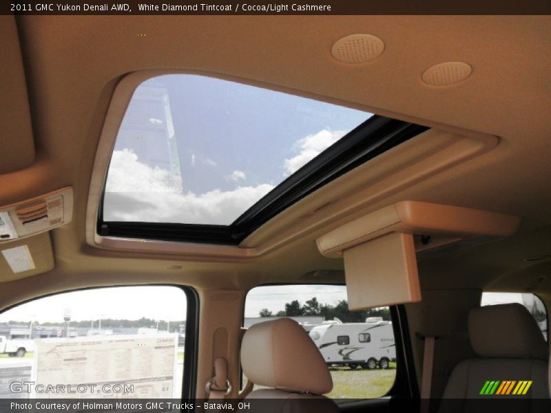 White Diamond Tintcoat / Cocoa/Light Cashmere 2011 GMC Yukon Denali AWD