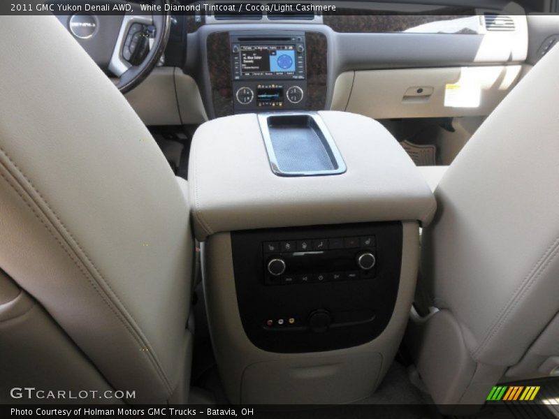 White Diamond Tintcoat / Cocoa/Light Cashmere 2011 GMC Yukon Denali AWD