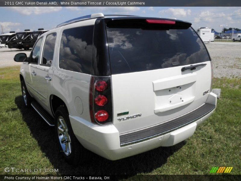 White Diamond Tintcoat / Cocoa/Light Cashmere 2011 GMC Yukon Denali AWD