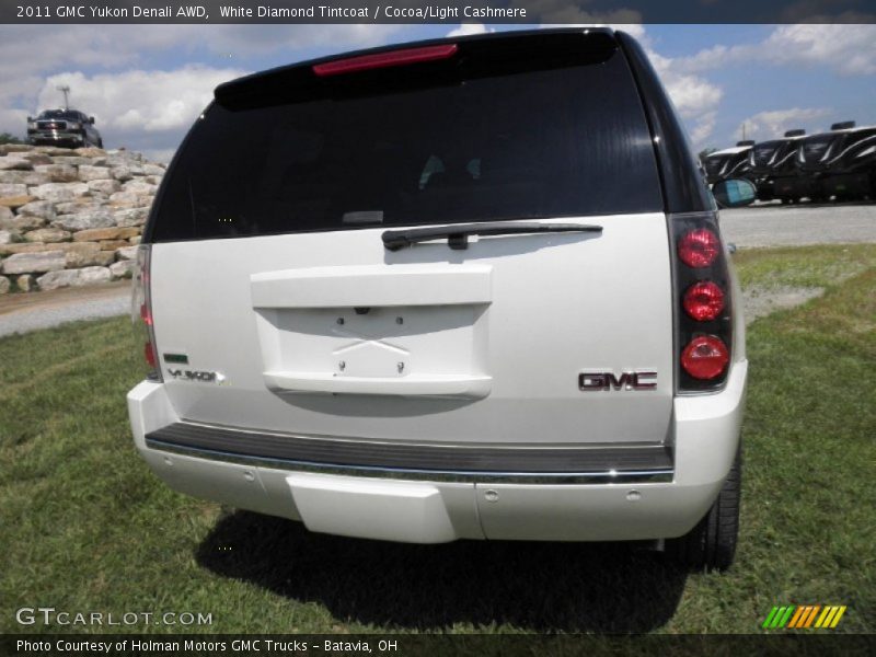 White Diamond Tintcoat / Cocoa/Light Cashmere 2011 GMC Yukon Denali AWD