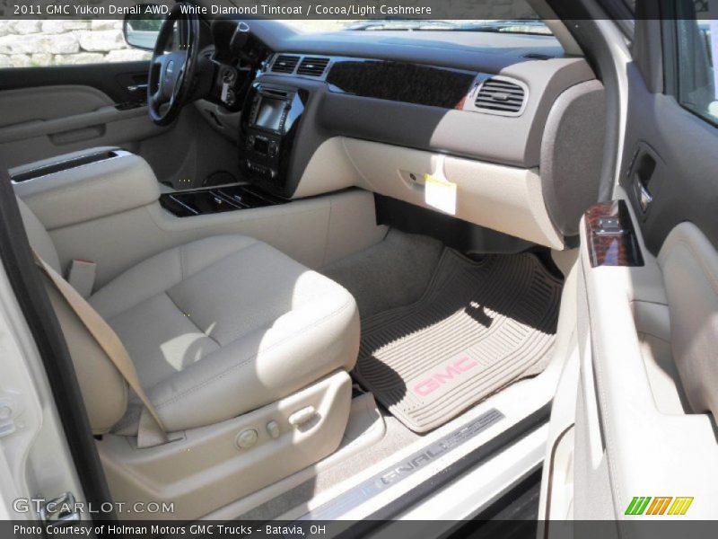 White Diamond Tintcoat / Cocoa/Light Cashmere 2011 GMC Yukon Denali AWD