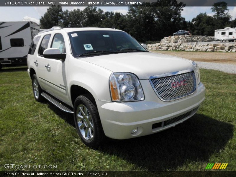 White Diamond Tintcoat / Cocoa/Light Cashmere 2011 GMC Yukon Denali AWD