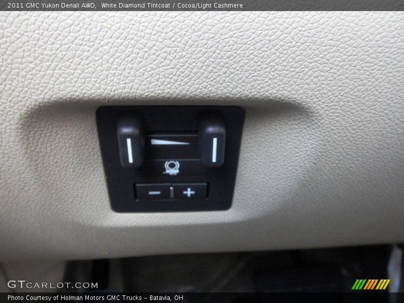 White Diamond Tintcoat / Cocoa/Light Cashmere 2011 GMC Yukon Denali AWD