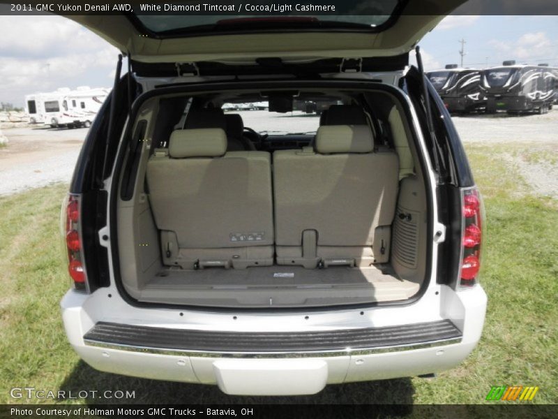 White Diamond Tintcoat / Cocoa/Light Cashmere 2011 GMC Yukon Denali AWD