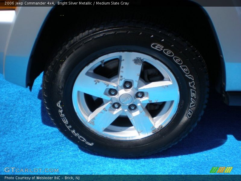 Bright Silver Metallic / Medium Slate Gray 2006 Jeep Commander 4x4