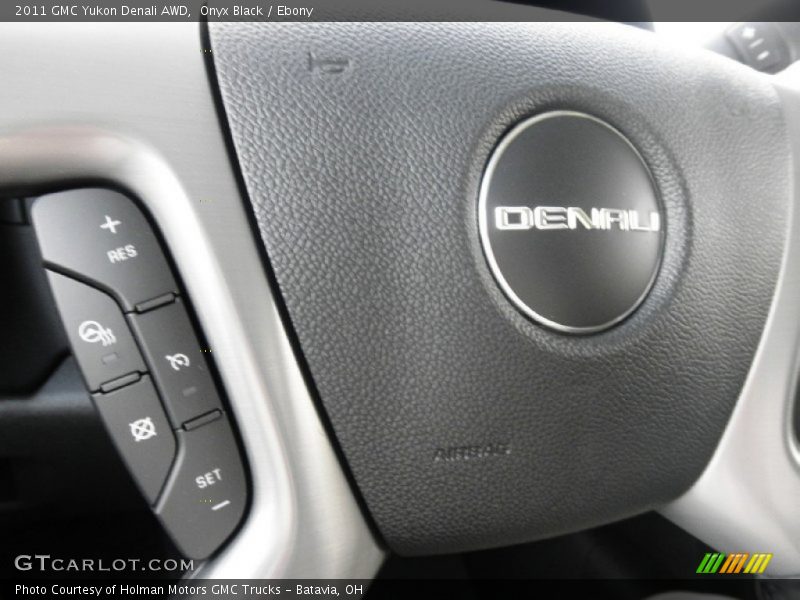 Onyx Black / Ebony 2011 GMC Yukon Denali AWD