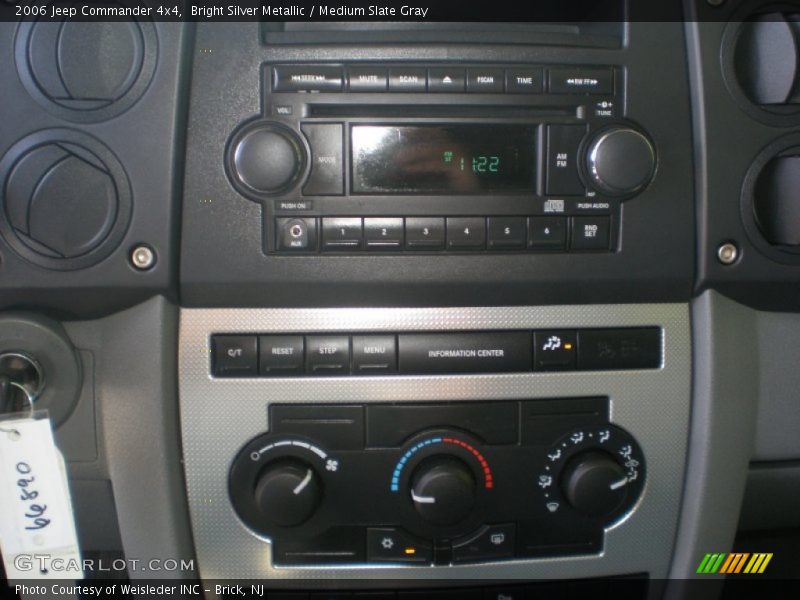 Bright Silver Metallic / Medium Slate Gray 2006 Jeep Commander 4x4