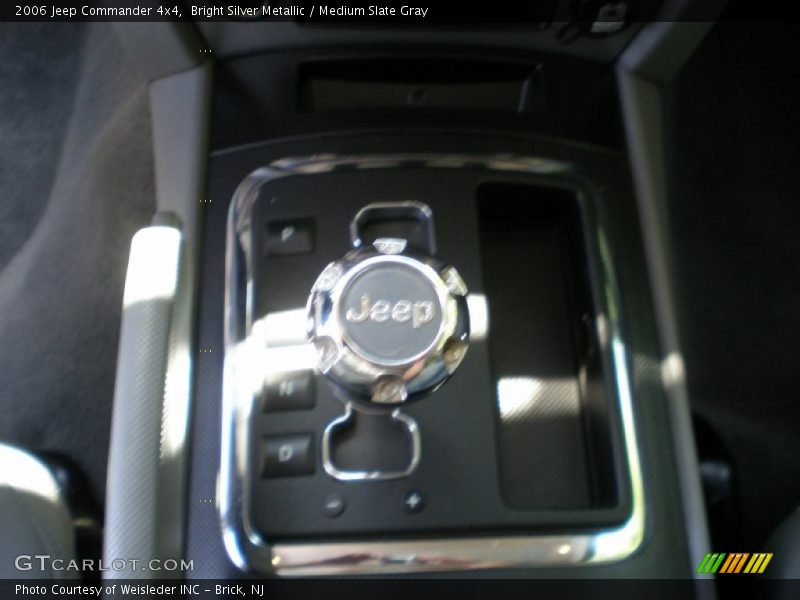 Bright Silver Metallic / Medium Slate Gray 2006 Jeep Commander 4x4