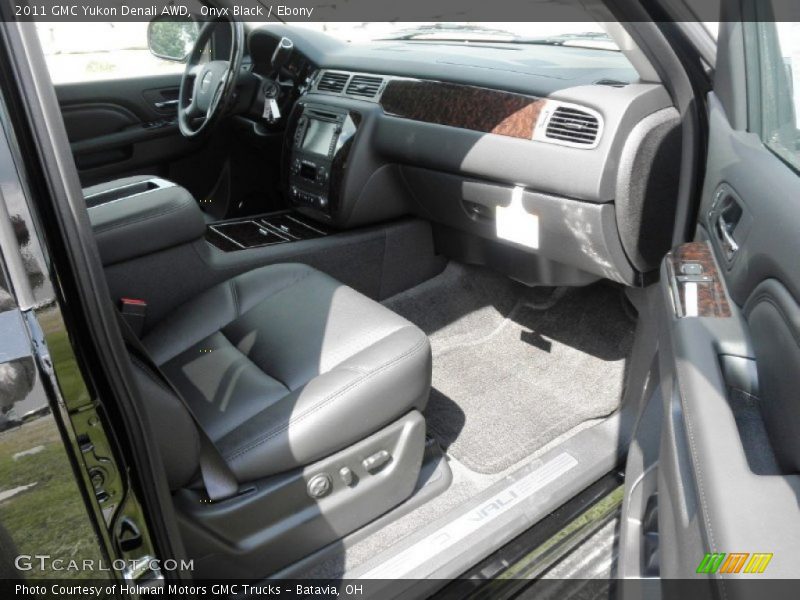 Onyx Black / Ebony 2011 GMC Yukon Denali AWD