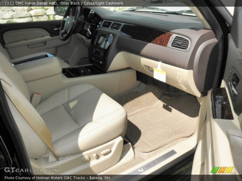 Onyx Black / Cocoa/Light Cashmere 2011 GMC Yukon Denali AWD