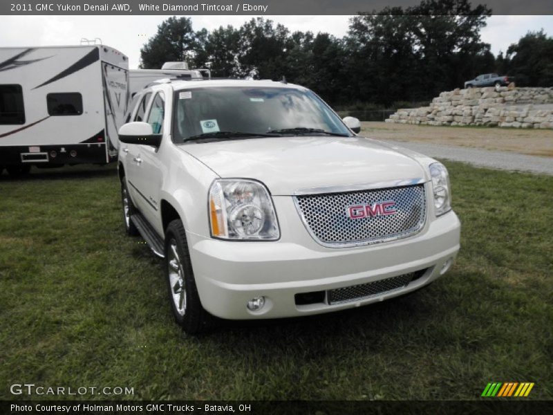 White Diamond Tintcoat / Ebony 2011 GMC Yukon Denali AWD