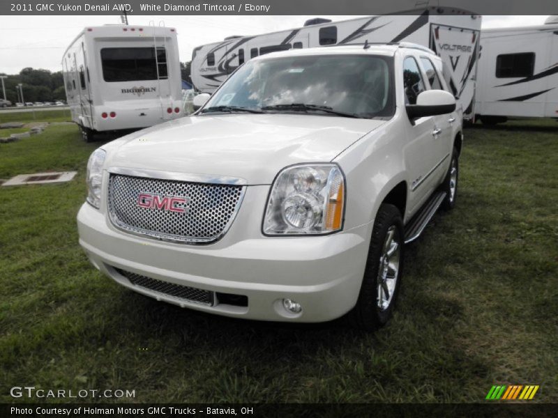 White Diamond Tintcoat / Ebony 2011 GMC Yukon Denali AWD