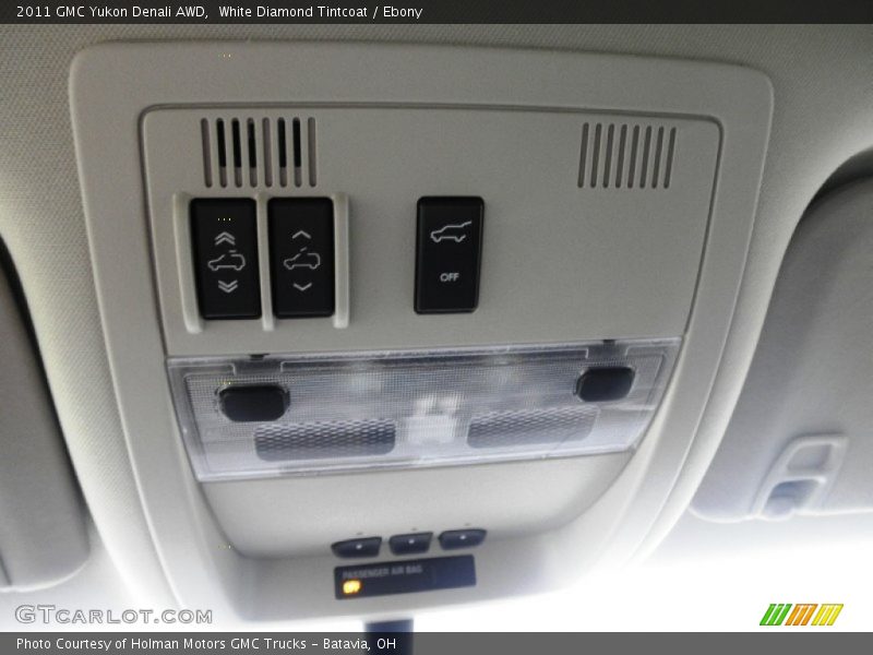 White Diamond Tintcoat / Ebony 2011 GMC Yukon Denali AWD