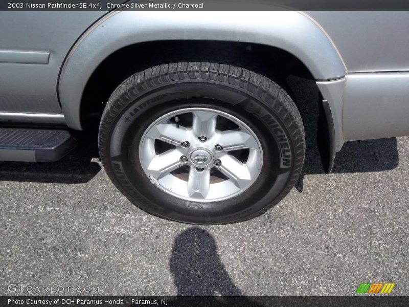 Chrome Silver Metallic / Charcoal 2003 Nissan Pathfinder SE 4x4