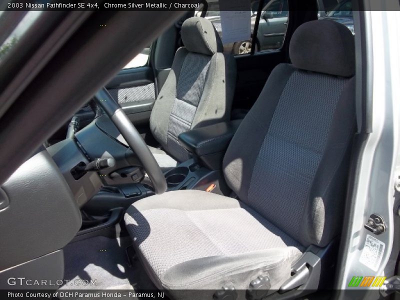 Chrome Silver Metallic / Charcoal 2003 Nissan Pathfinder SE 4x4