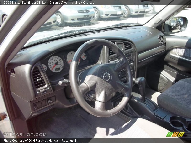 Chrome Silver Metallic / Charcoal 2003 Nissan Pathfinder SE 4x4