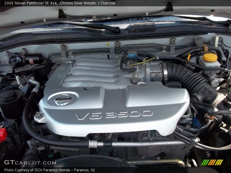 Chrome Silver Metallic / Charcoal 2003 Nissan Pathfinder SE 4x4