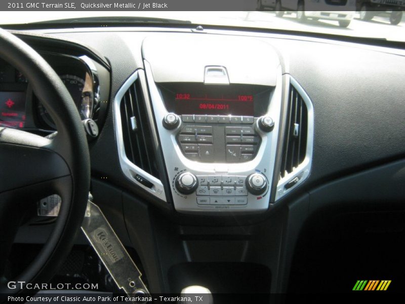 Quicksilver Metallic / Jet Black 2011 GMC Terrain SLE