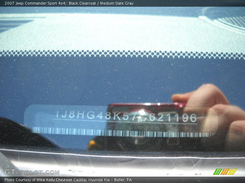 Black Clearcoat / Medium Slate Gray 2007 Jeep Commander Sport 4x4