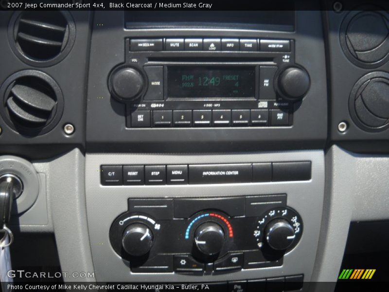 Black Clearcoat / Medium Slate Gray 2007 Jeep Commander Sport 4x4