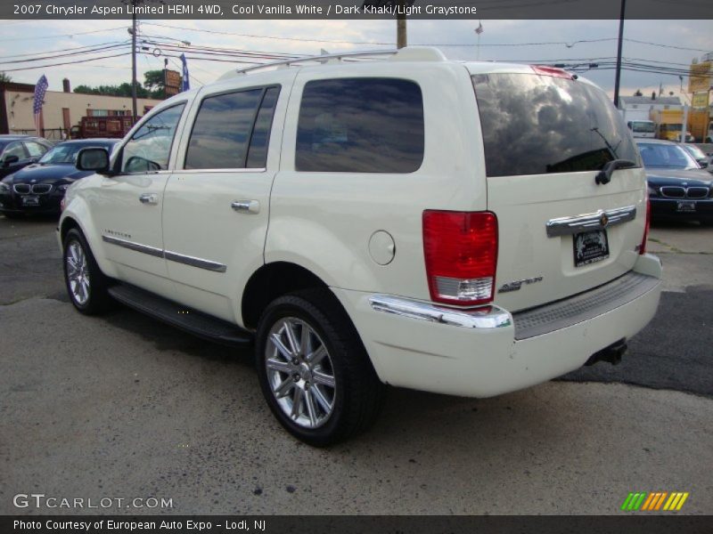 Cool Vanilla White / Dark Khaki/Light Graystone 2007 Chrysler Aspen Limited HEMI 4WD