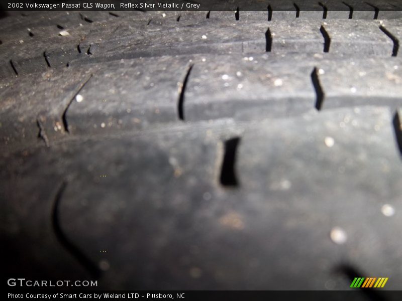 Reflex Silver Metallic / Grey 2002 Volkswagen Passat GLS Wagon
