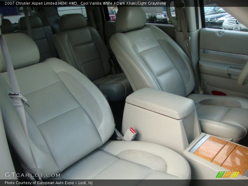 Cool Vanilla White / Dark Khaki/Light Graystone 2007 Chrysler Aspen Limited HEMI 4WD
