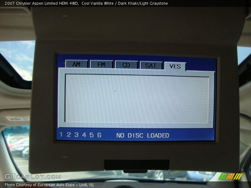 Cool Vanilla White / Dark Khaki/Light Graystone 2007 Chrysler Aspen Limited HEMI 4WD