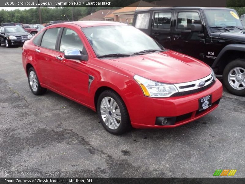 Vermillion Red / Charcoal Black 2008 Ford Focus SE Sedan