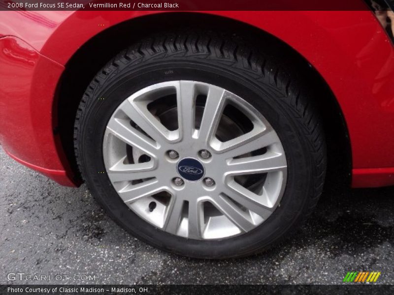 Vermillion Red / Charcoal Black 2008 Ford Focus SE Sedan