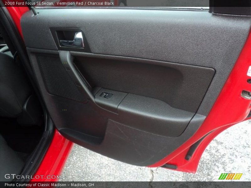 Vermillion Red / Charcoal Black 2008 Ford Focus SE Sedan