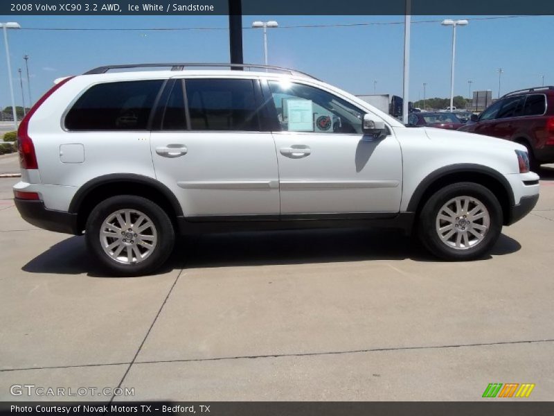 Ice White / Sandstone 2008 Volvo XC90 3.2 AWD