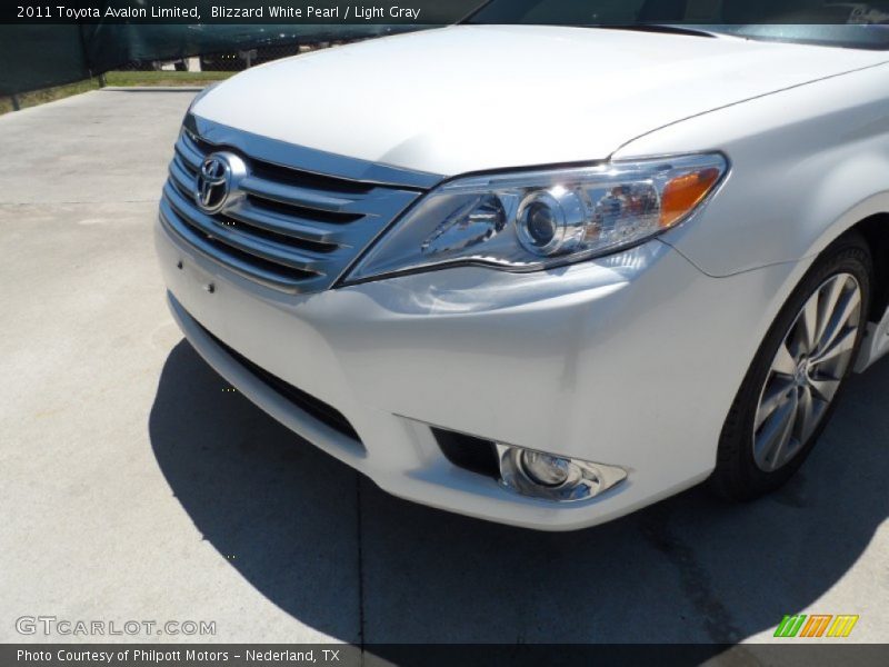 Blizzard White Pearl / Light Gray 2011 Toyota Avalon Limited