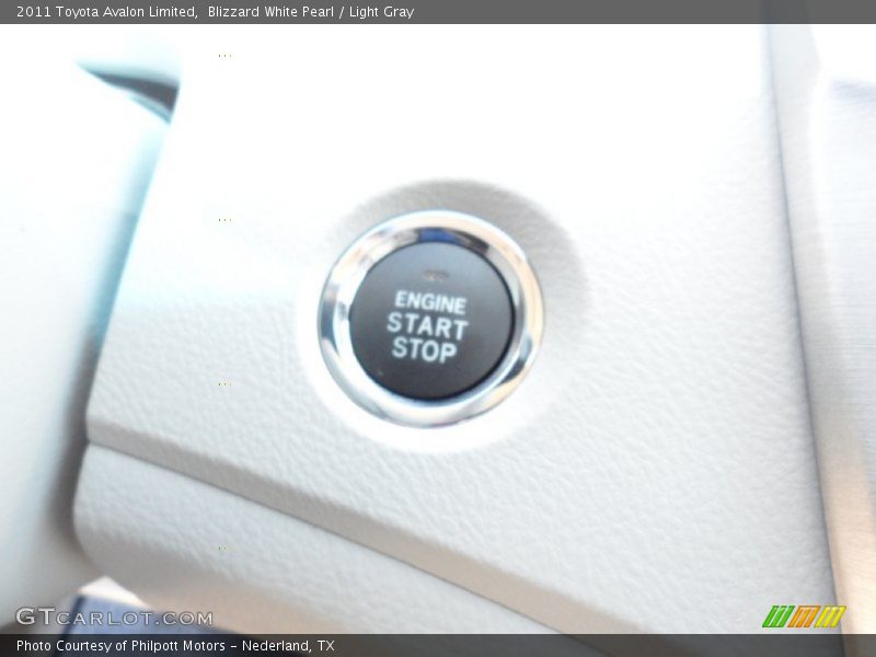 Blizzard White Pearl / Light Gray 2011 Toyota Avalon Limited