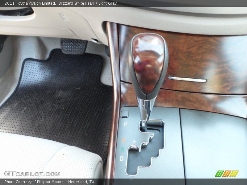 Blizzard White Pearl / Light Gray 2011 Toyota Avalon Limited