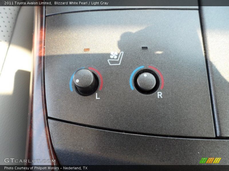 Blizzard White Pearl / Light Gray 2011 Toyota Avalon Limited