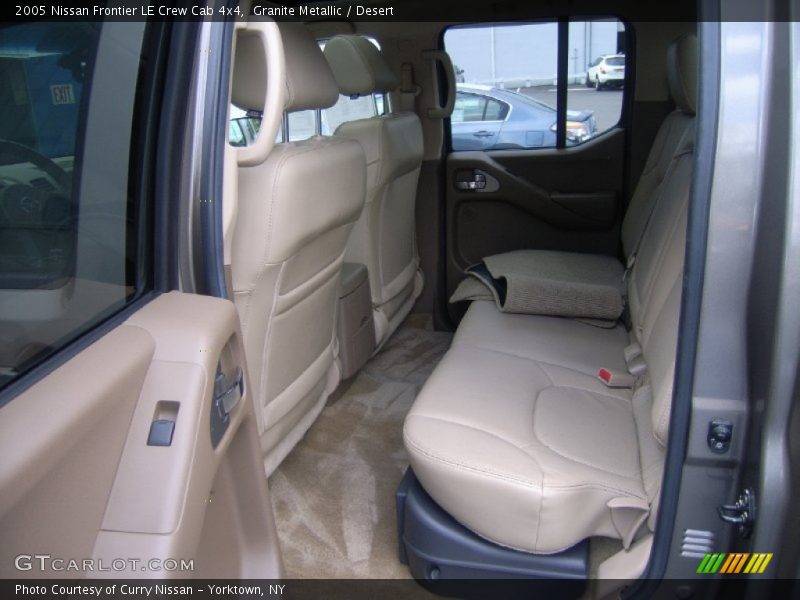 Granite Metallic / Desert 2005 Nissan Frontier LE Crew Cab 4x4
