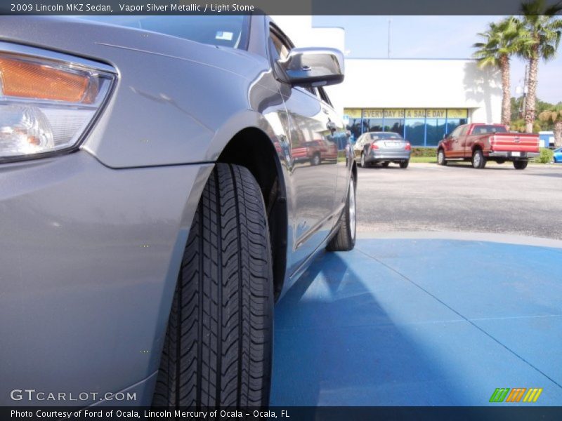 Vapor Silver Metallic / Light Stone 2009 Lincoln MKZ Sedan