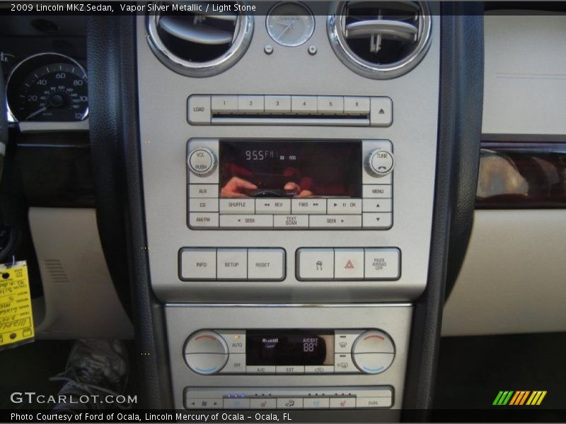 Vapor Silver Metallic / Light Stone 2009 Lincoln MKZ Sedan